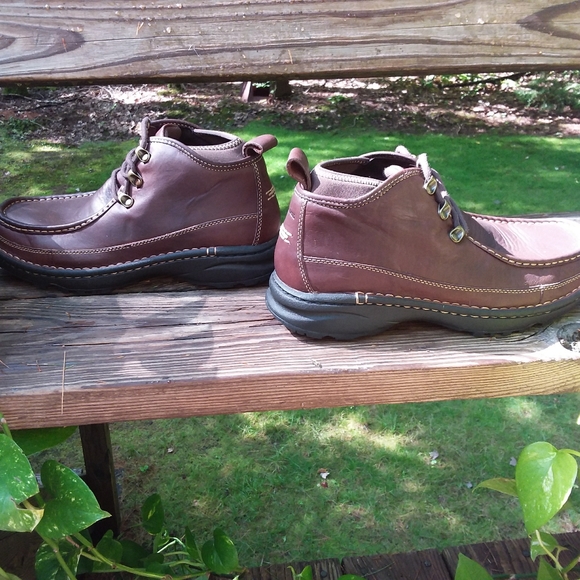'LL Bean Men's Leather Boots. - Picture 5 of 10